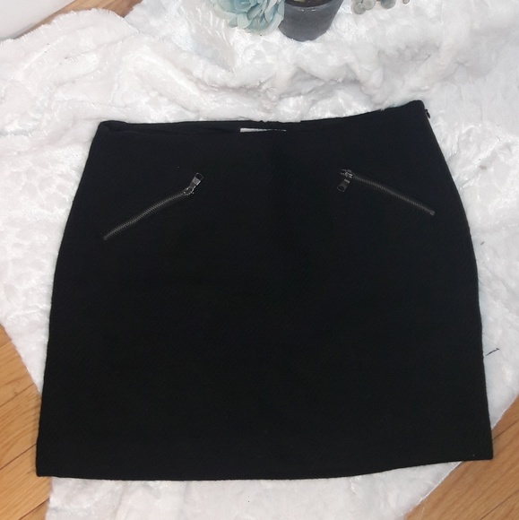 💙Banana Republic black skirt - Picture 2 of 6